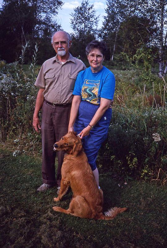 1993-09 Mom and Pater and Scout.jpg